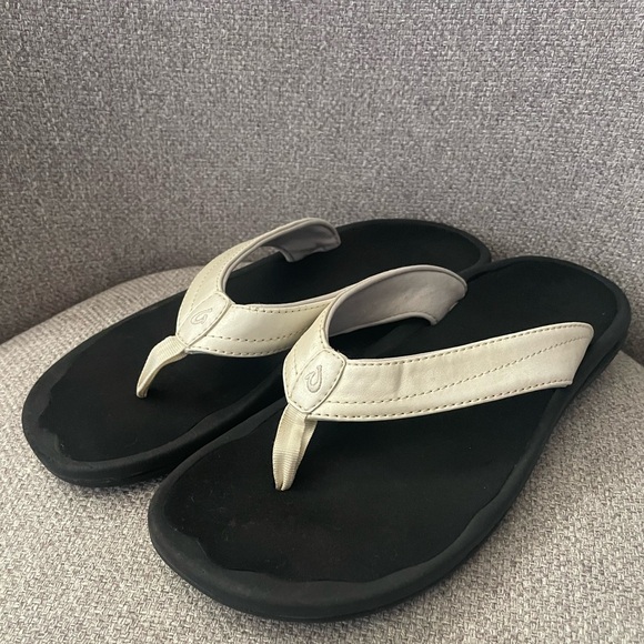 OLUKAI- WOMENS OHANA SANDALS size 9 - Picture 1 of 5
